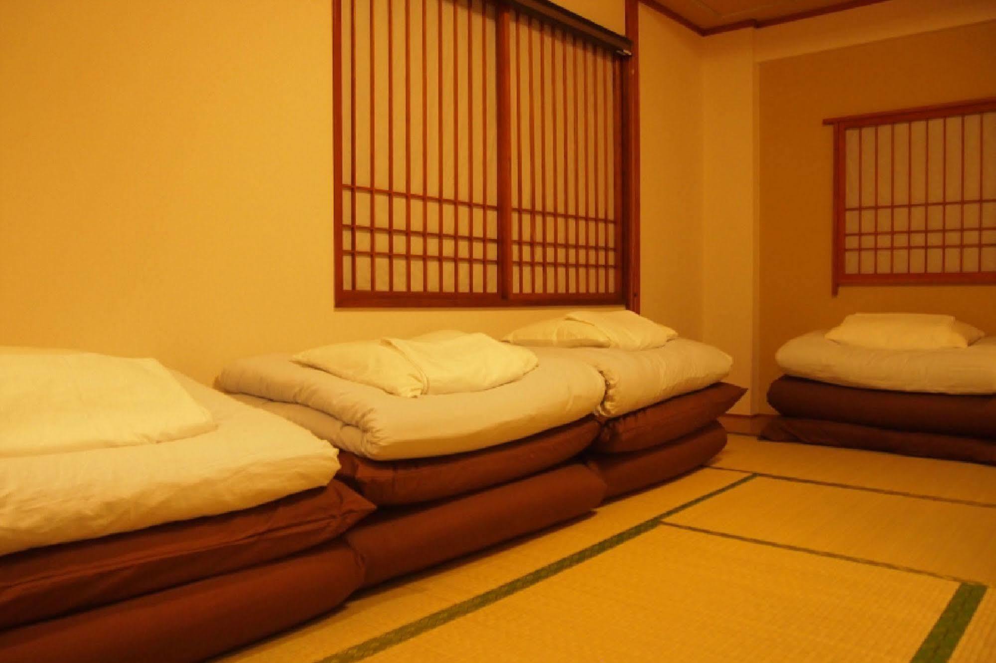 Khaosan Chitose Family Hostel Экстерьер фото